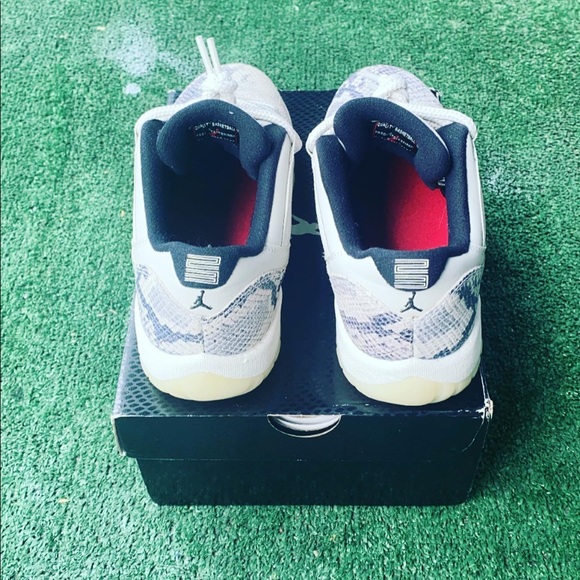 Jordan 11 Retro Low Snake Light Bone - Picture 4 of 4